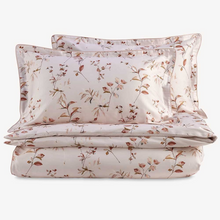 Load image into Gallery viewer, Folded duvet and pillows