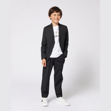 Load image into Gallery viewer, Tshirt on Model