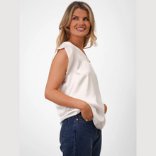 Load image into Gallery viewer, Lady in V Neck top and Jeans on white background