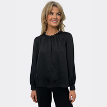 Load image into Gallery viewer, Top on Model