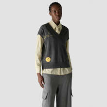 Load image into Gallery viewer, Vest top on model