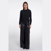 Load image into Gallery viewer, Kuro Crew Neck Jumper
