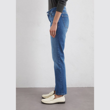 Load image into Gallery viewer, Side view of Jean