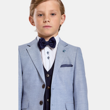 Load image into Gallery viewer, Boy detail of jacket