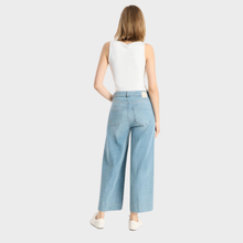 Load image into Gallery viewer, Raffaello Rossi Miru 6/8 Soft Touch Denim Jeans