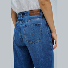 Load image into Gallery viewer, Rear of Jean up close