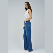 Load image into Gallery viewer, Side view of Jeans on Model