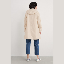 Load image into Gallery viewer, Rear of Jacket on Model