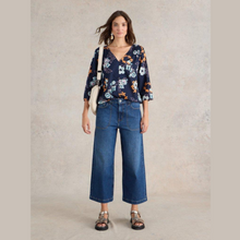 Load image into Gallery viewer, Jean on model full length