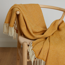 Load image into Gallery viewer, Foxford Innisfree Throw | White/Gold