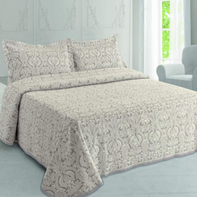 Load image into Gallery viewer, Moda De Casa Bella Bedspread