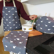 Load image into Gallery viewer, Samuel Lamont Fluffy Flock Cotton Apron