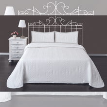 Load image into Gallery viewer, Moda De Casa Cable Bedspread