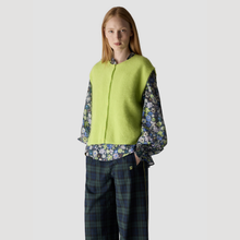 Load image into Gallery viewer, Button Gilet by LCMT
