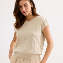 Load image into Gallery viewer, Top on Model 
