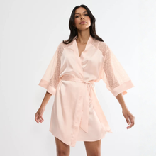 Load image into Gallery viewer, Triumph A Weekend to Remember Robe | Peach
