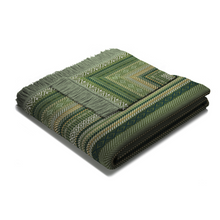 Load image into Gallery viewer, Folded Throw 
