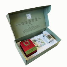 Load image into Gallery viewer, Brooke &amp; Shoals Christmas Gift Set

