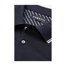 Load image into Gallery viewer, Button Detail of the Shirt 

