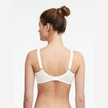 Load image into Gallery viewer, Chantelle Hedona Seamless Unlined Minimiser Bra | White
