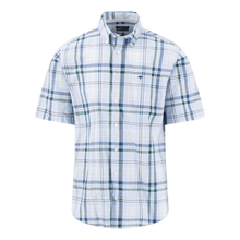 Load image into Gallery viewer, Front of Fynch Hatton Big Check S/S Shirt, with a white background
