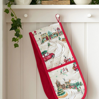 CL Christmas Town Double Oven Glove