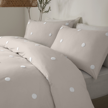 Load image into Gallery viewer, Up close of pillows 
