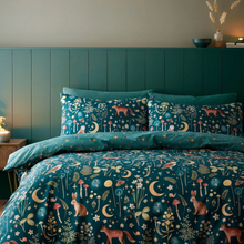 Load image into Gallery viewer, Duvet Set on Bed 
