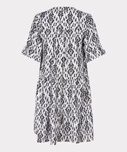 Load image into Gallery viewer, esqualo two tone dress in Ikat print showing back of dress
