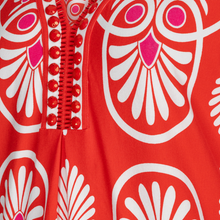 Load image into Gallery viewer, detail of fabric and neckline 
