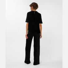 Load image into Gallery viewer, Person wearing a black outfit on a white background
