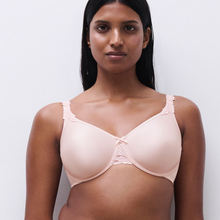 Load image into Gallery viewer, Bra on Woman 
