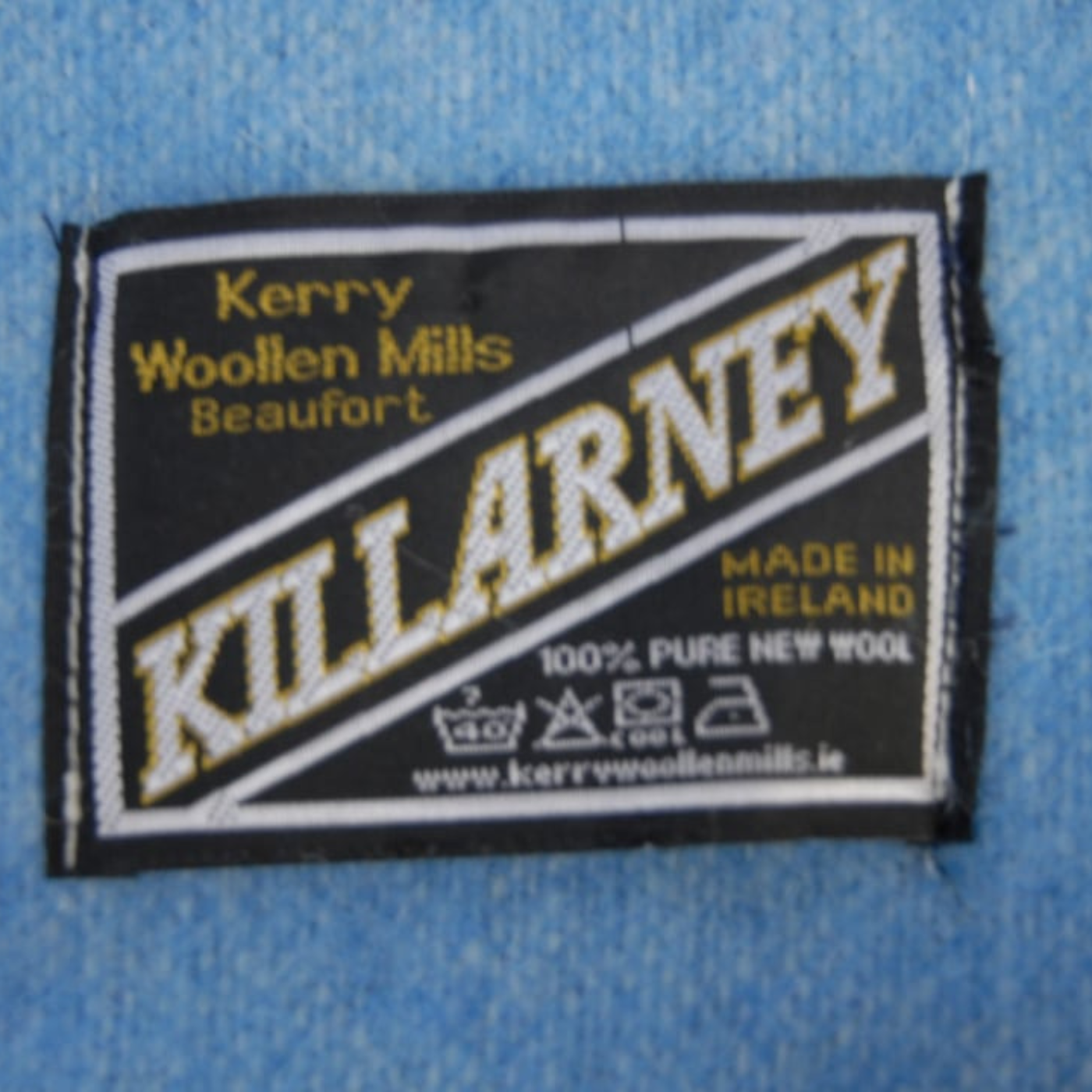 Kerry Wool Kerry Woollen Mill Traditional Wool Blanket with Border – Geoghegans Of ...