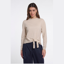 Load image into Gallery viewer, Kuro Crew Neck Jumper

