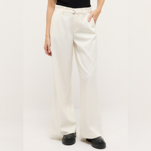 Load image into Gallery viewer, Person wearing white pants on a plain background
