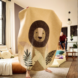 Lovely & Sweet Little King Throw