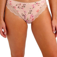 Load image into Gallery viewer, Woman in Brief
