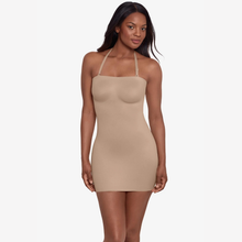 Load image into Gallery viewer, Woman wearing a beige strapless bodycontrol on a white background
