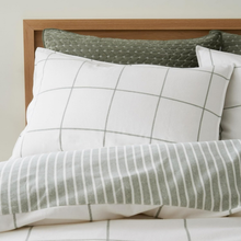 Load image into Gallery viewer, Pillow and set of duvet 
