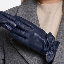 Load image into Gallery viewer, Semira Leather Gloves with Bow

