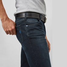 Load image into Gallery viewer, Side view of Meyer M5 Regular Fit Jean
