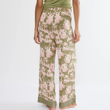 Load image into Gallery viewer, Triumph Aura Spotlight Lounge Set | Green/Pink
