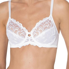 Load image into Gallery viewer, A close up of a model wearing the Triumph Modern Finesse W02 Bra in White. 
