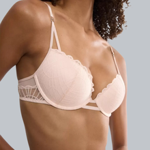 Load image into Gallery viewer, Triumph That Night In Vegas Push Up Bra
